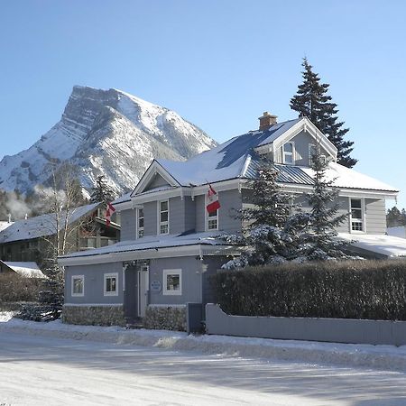 Вилла Three Peaks Банф Экстерьер фото