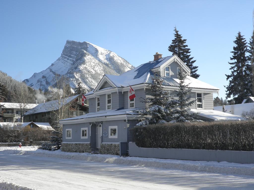 Вилла Three Peaks Банф Экстерьер фото